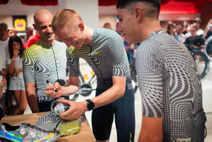 Nimbl und Nike kleiden Team Visma | Lease a Bike mit Étoile-Kollektion ein