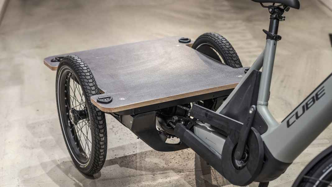 XXL-Lastenrad als Kleinwagen-Killer:Cube Trike Flatbed Hybrid 750 im BIKE-Check