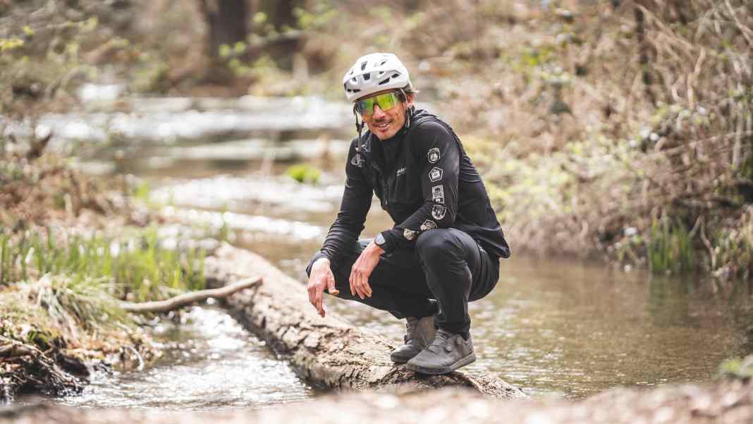 Schwarz geht immer!: Wie viel Swag hat diese Weste und Hose?