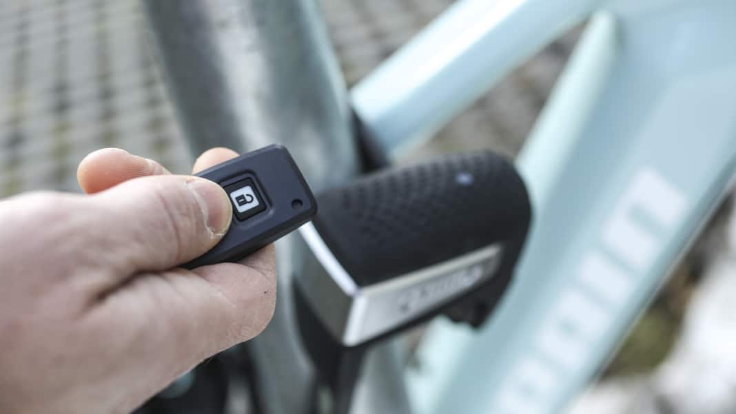 Smarte Schlösser und GPS-Tracker im Härtetest