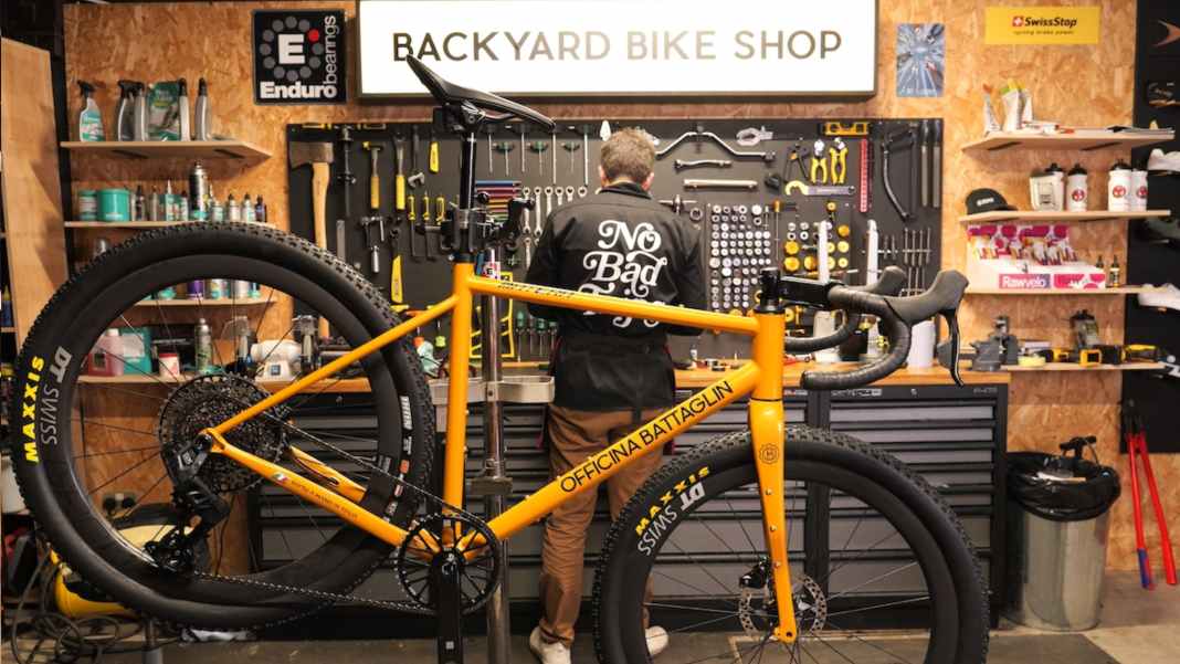 Gravelbike mit raditionellem Chrom-Lack