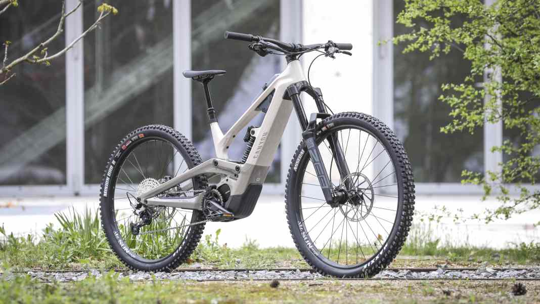E-Enduro mit voller Abfahrtsstärke für 3499 Euro