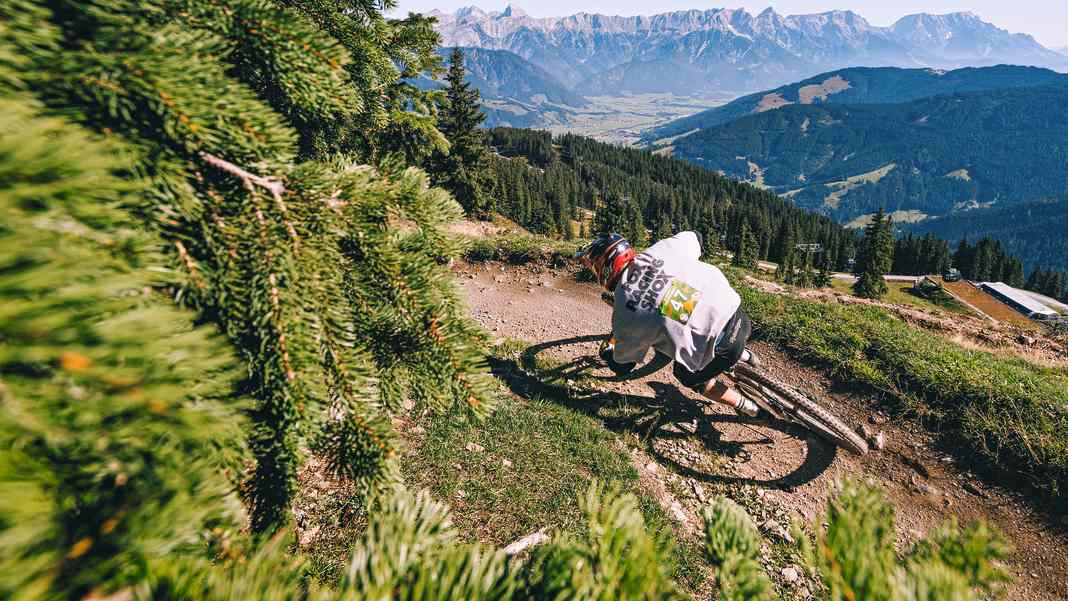Fünf Milestones in Leogang
