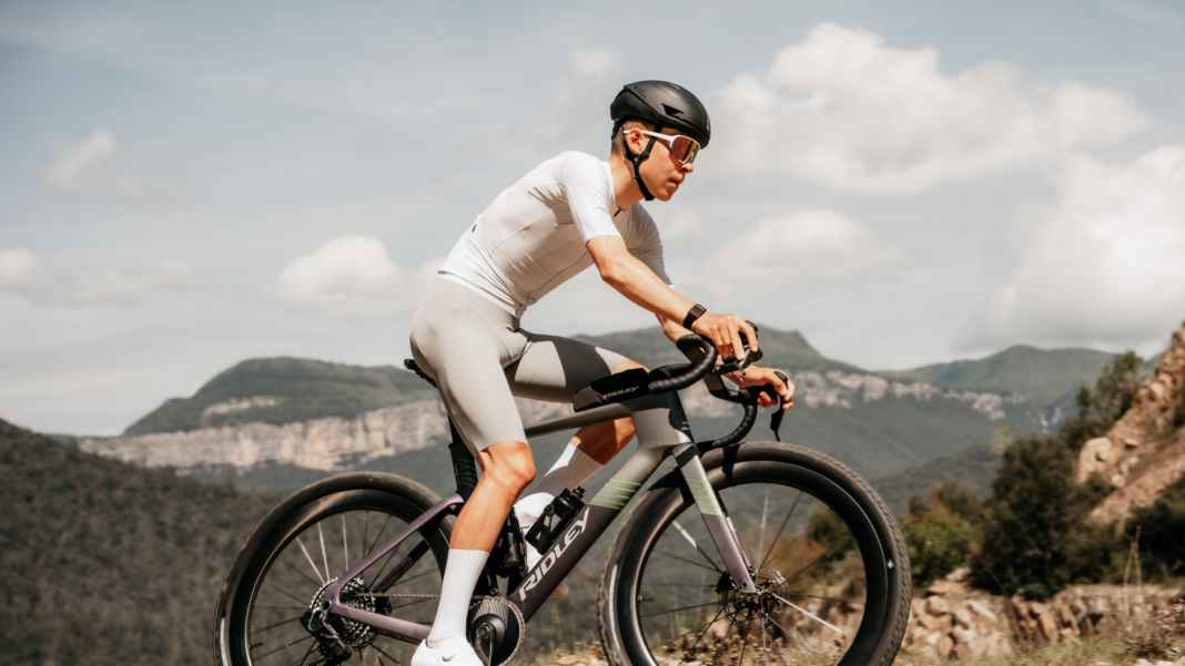 Der Aero-Gravel-Pionier fährt extrabreit