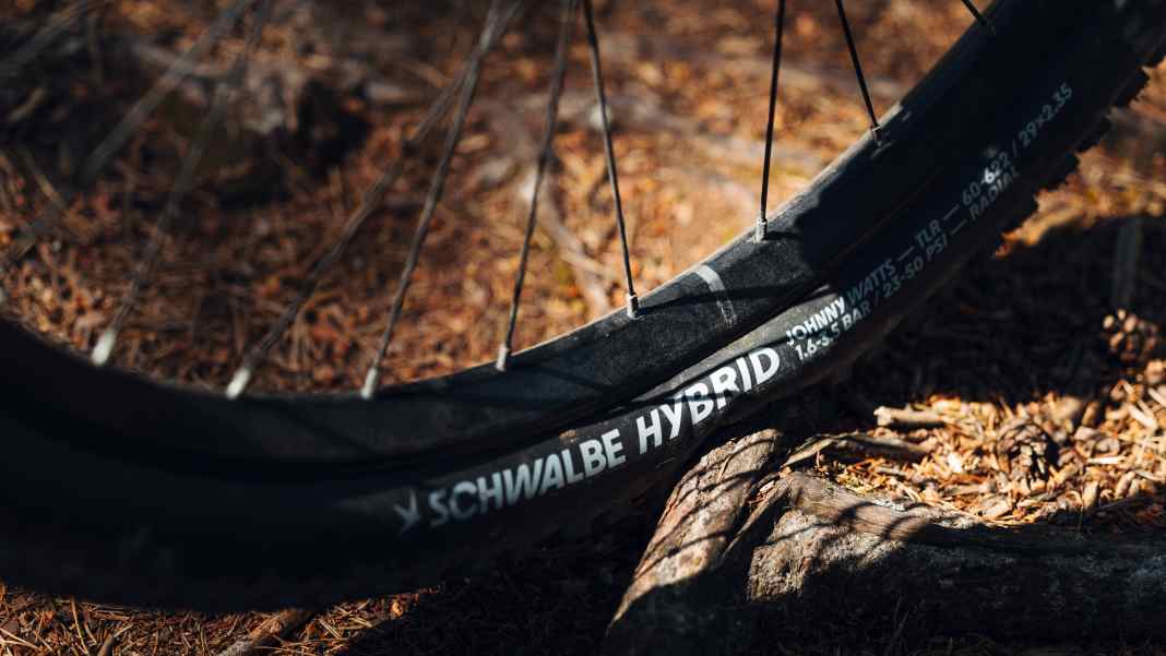 Who supplies radial tyres for mountain bikes?