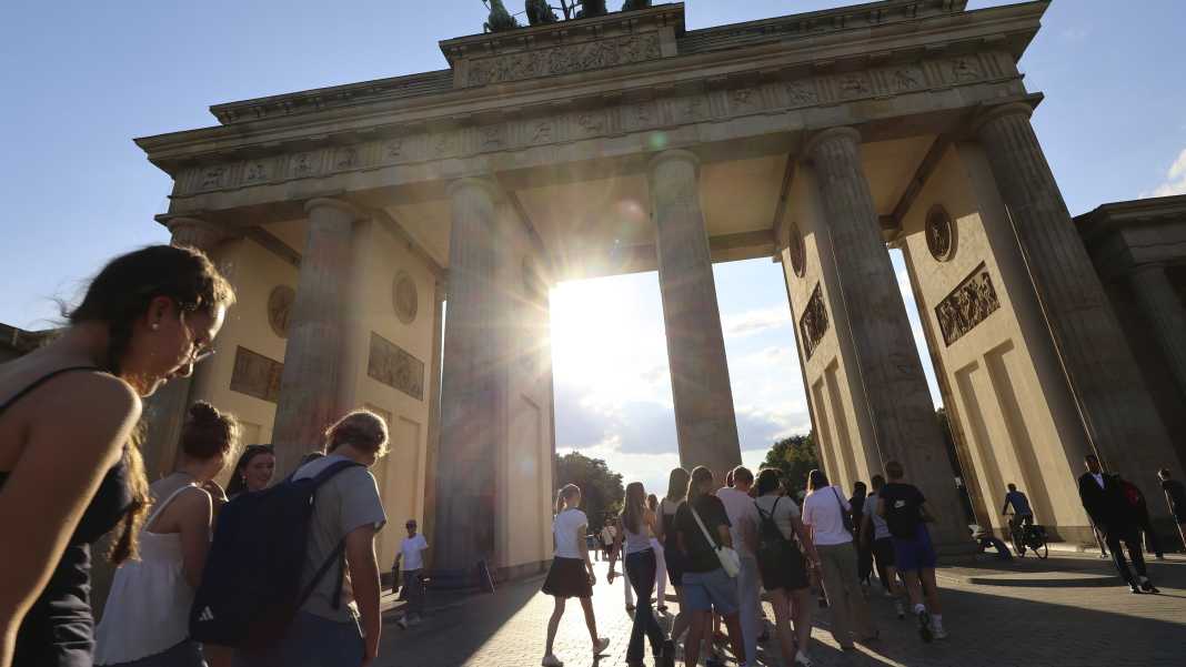 Auf den Spuren des Zweiten Weltkriegs durch Berlin
