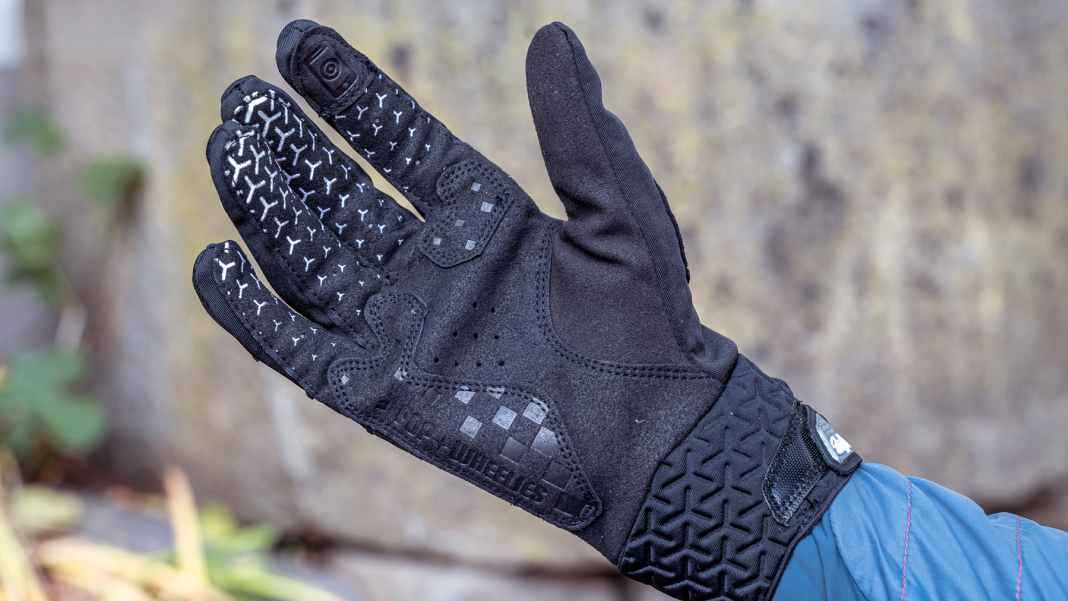 Warm, griffig und ideal fürs Trailbiken im Winter