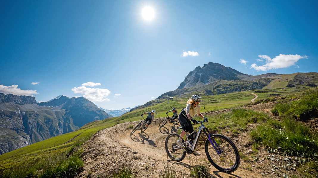 Sonnenstich, Hitzschlag und Dehydrierung - Symptome und Erste-Hilfe-Tipps