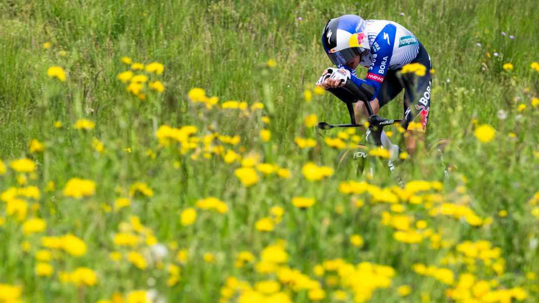 Lipowitz hält zum Auftakt mit Pogacar mit