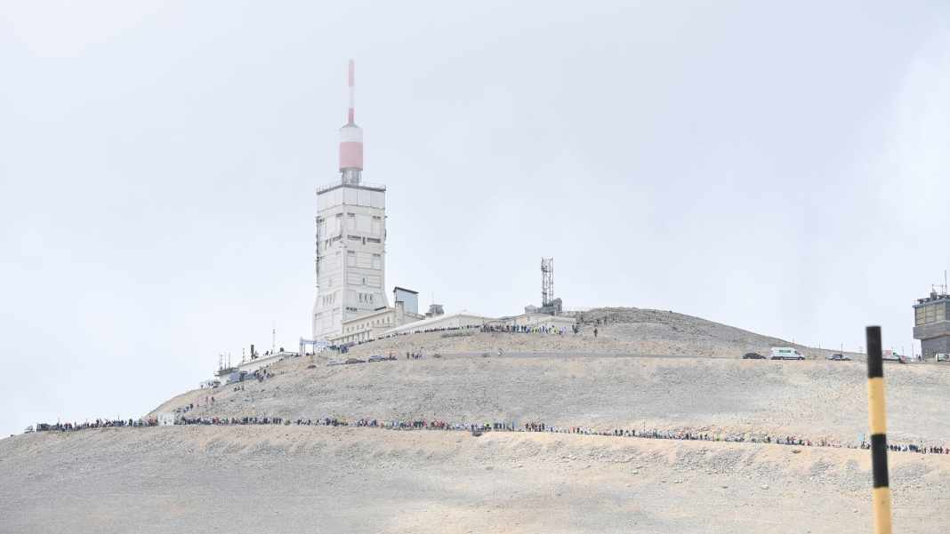 Tour de France der Frauen - Polnische Fahrerin siegt am Mont Ventoux und holt Tour-Gelb