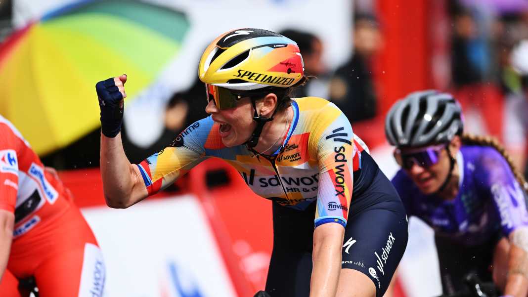 Kopecky schenkt Sieg ihrer Teamkollegin Bredewold