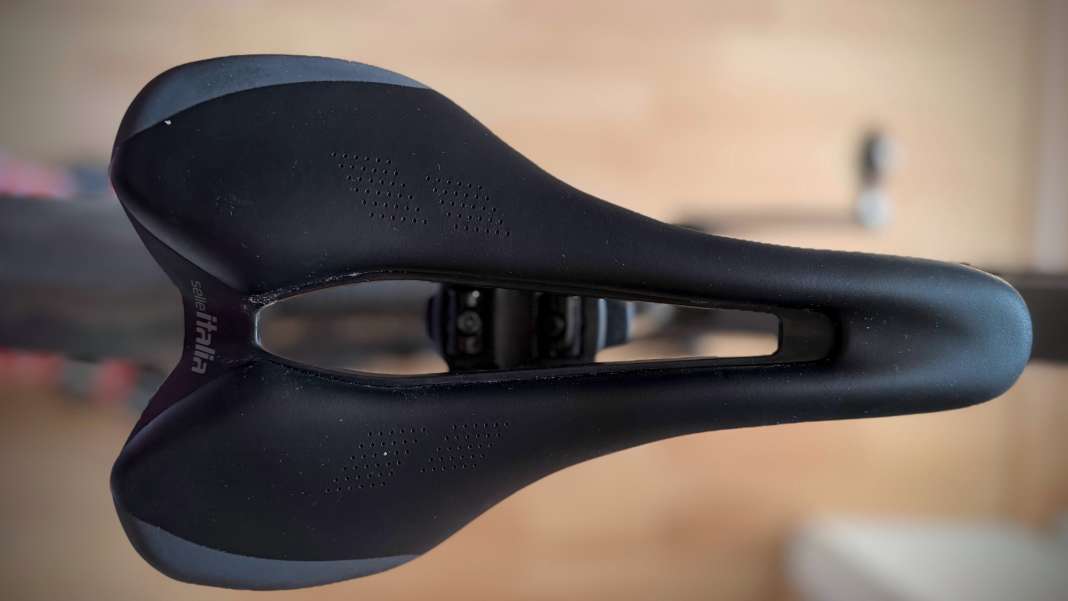 Selle Italia SLR Gravel Elite with mudguard