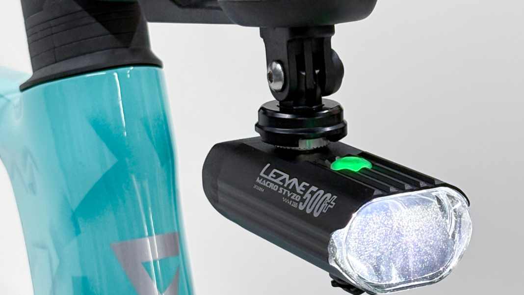 Bright light for the aero cockpit