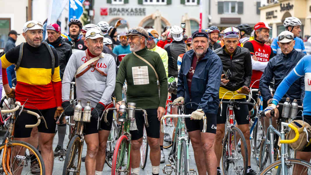 350 participants from 21 countries