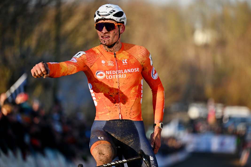 Van der Poel feiert historischen Sieg bei Cyclocross-WM 2025