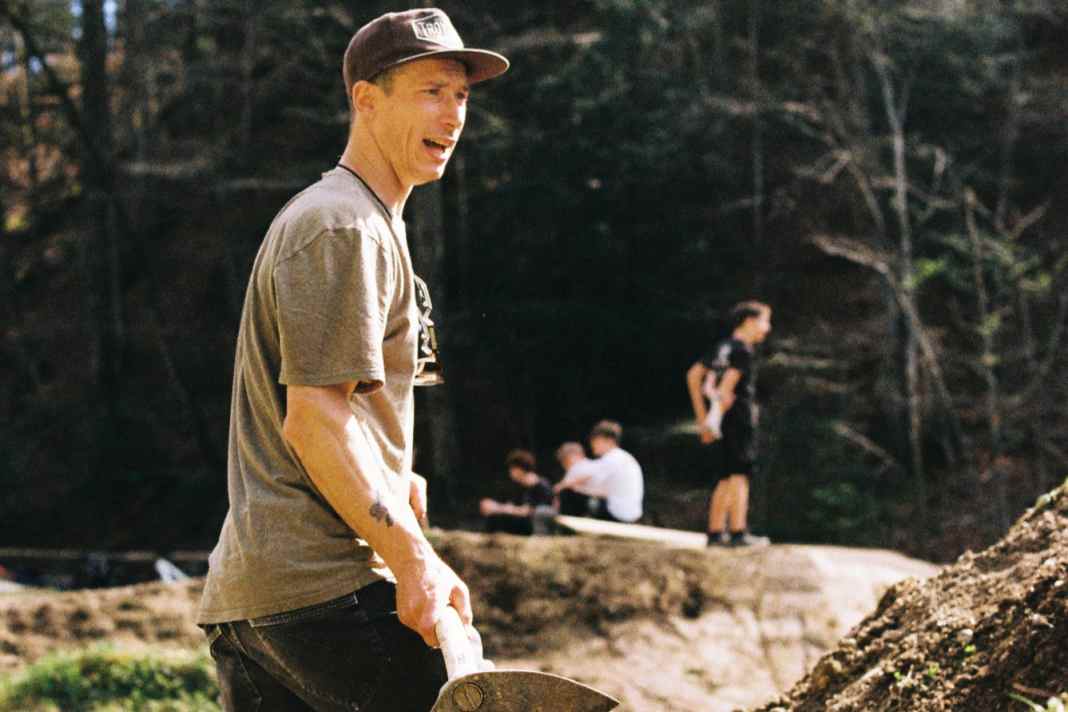 “Wer Trails baut, baut immer auch für andere”, sagt Jasper Jauch