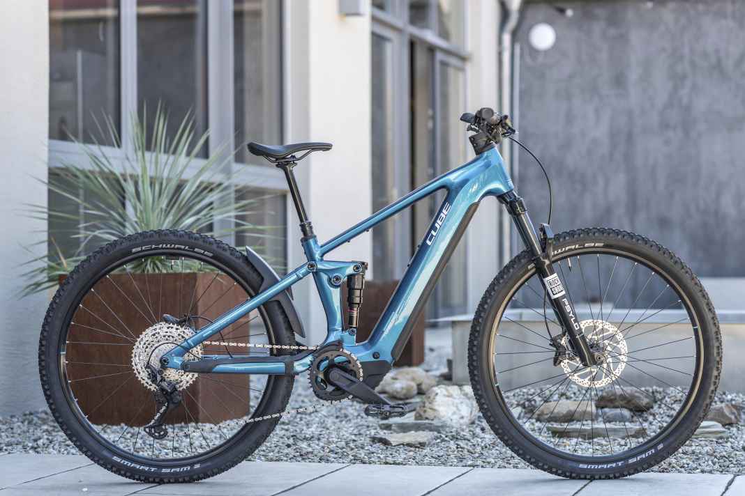 E-MTB-Spaß unter 4000 Euro? Gerne, sagt das Cube Stereo Hybrid ONE22 Race 800!