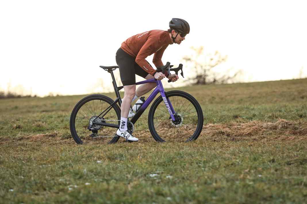 BMC Roadmachine X vs. Cervélo Caledonia-5 - für alles gerüstet?