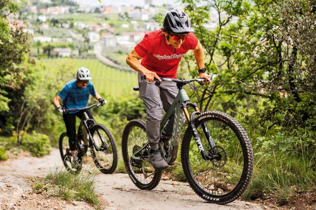 Pivot Trailcat SL vs. Yeti SB 120