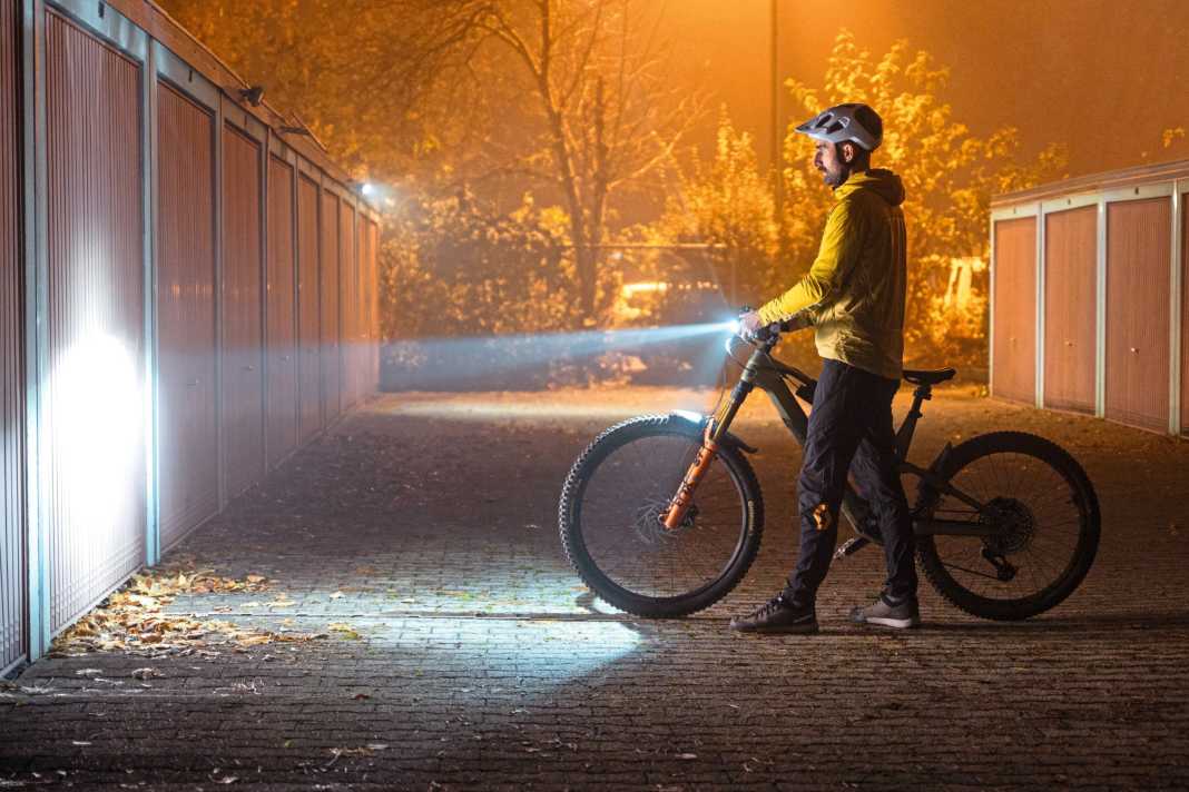 23 Front- und Rückleuchten für Biker