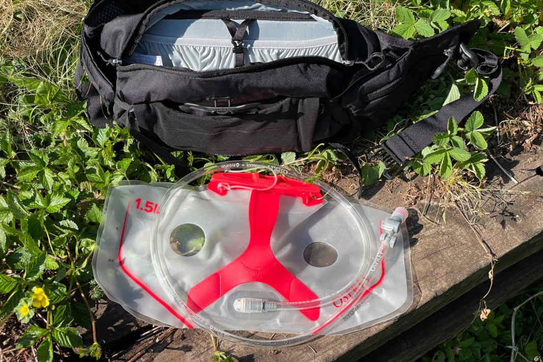 Trinkweste, Rucksack & Hipbag fürs Gelände im Test