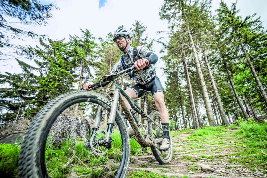 Bright F929 XCO - neue MTB-Upside-Down-Gabel