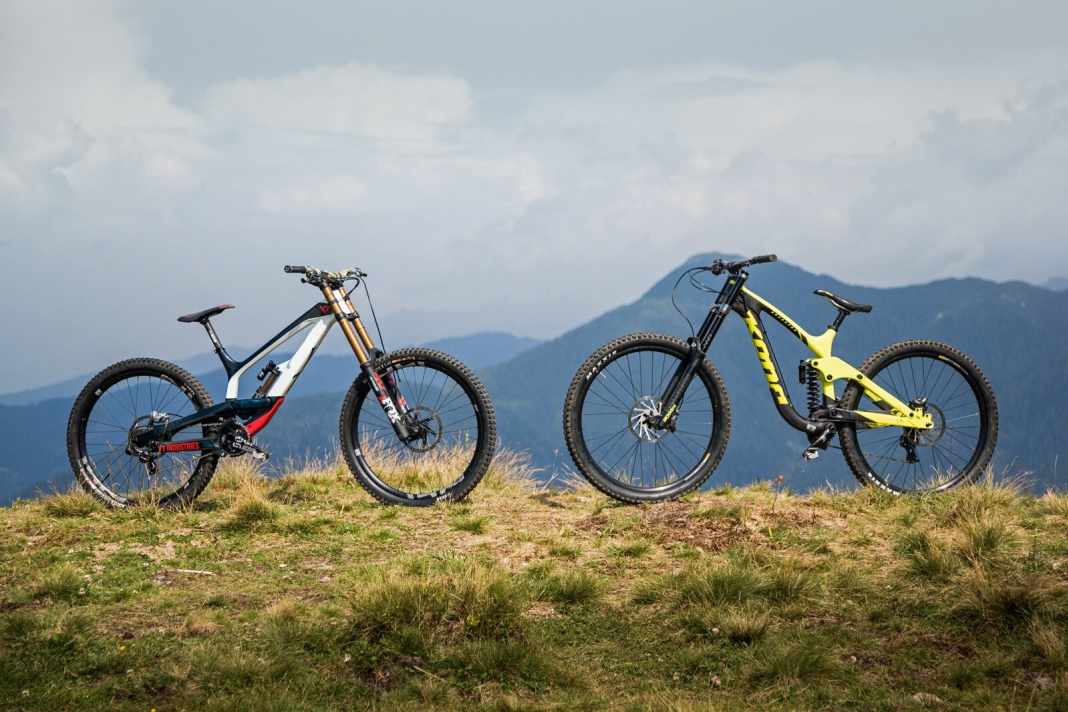 YT Tues CF Pro Race gegen Kona Operator CR