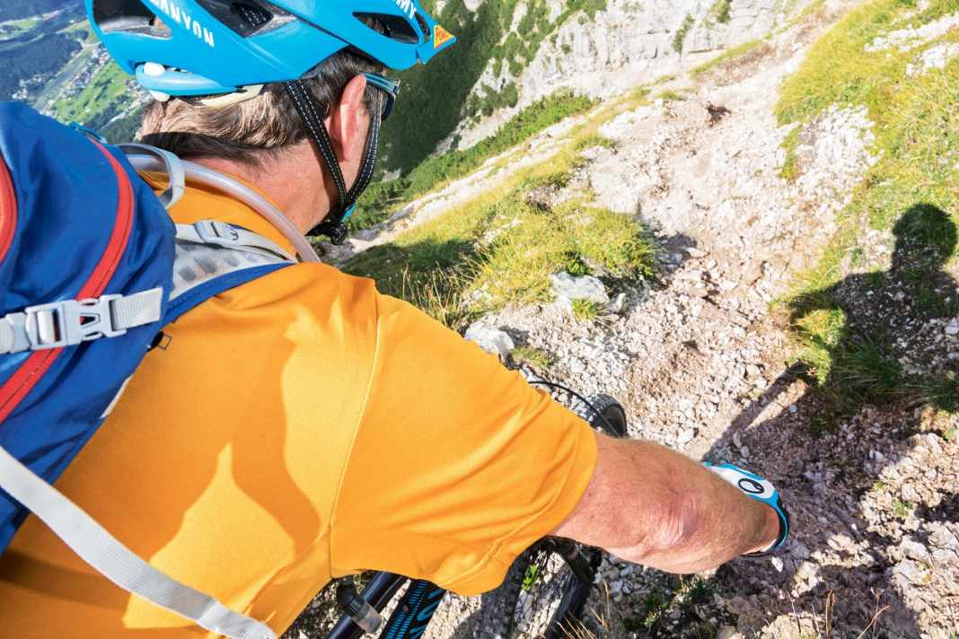 So werden Sie Schulterschmerzen vom Biken wieder los