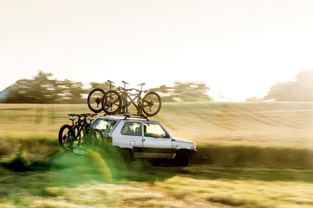 11 Bike-Träger für Heckklappe und Kupplung im Test