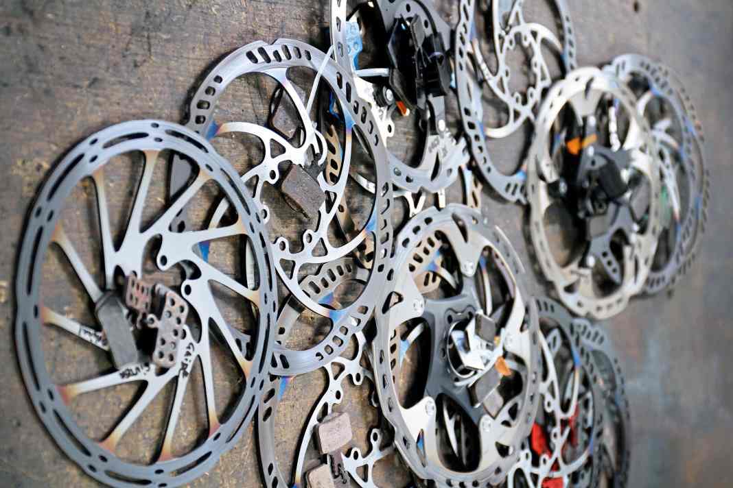 18 MTB brake pads in the wear test