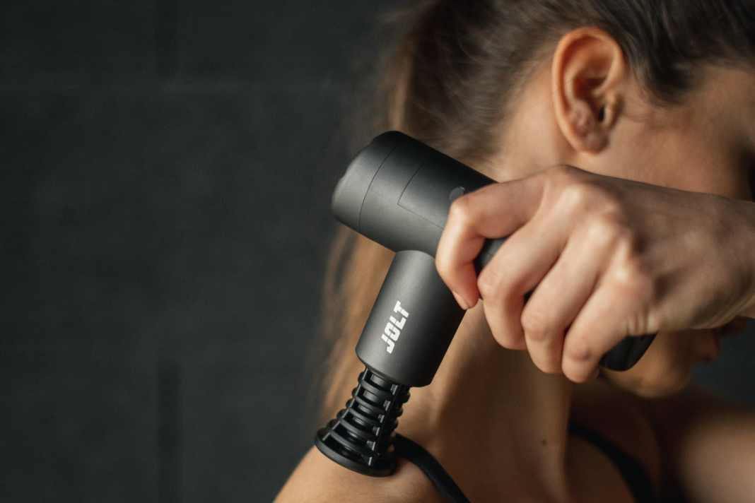 Im Trend: Regenerations-Booster Massagepistole