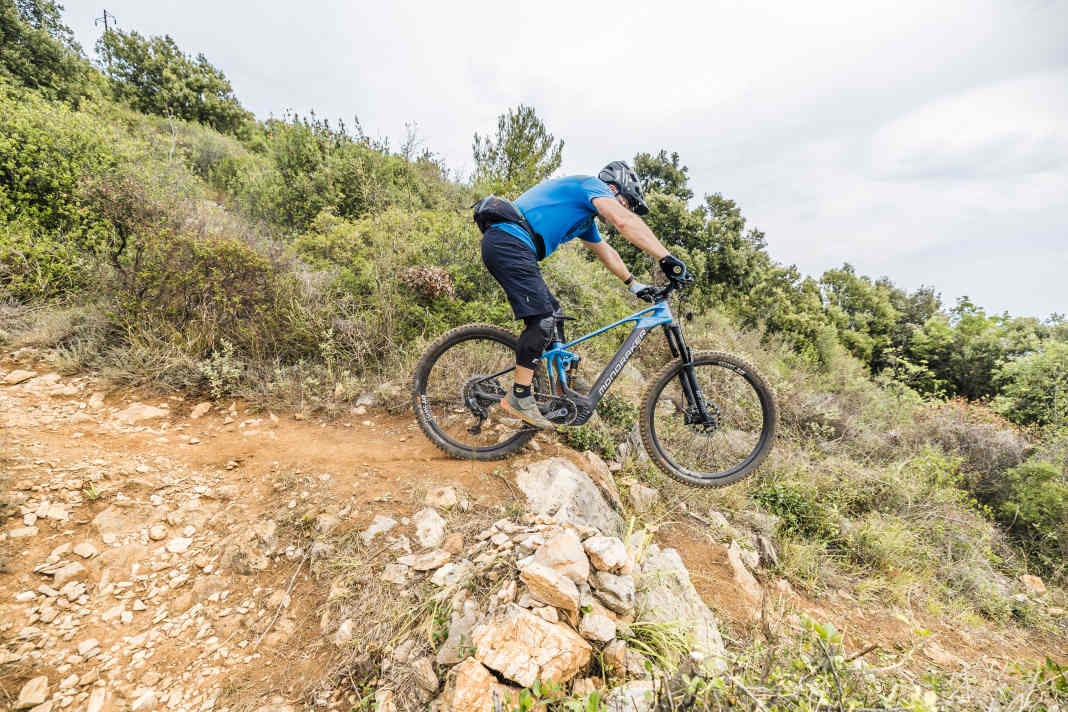 EMTB-Expert-Fahrtechnik #4 – Boost Drop für steile Stufen ohne Anlauf