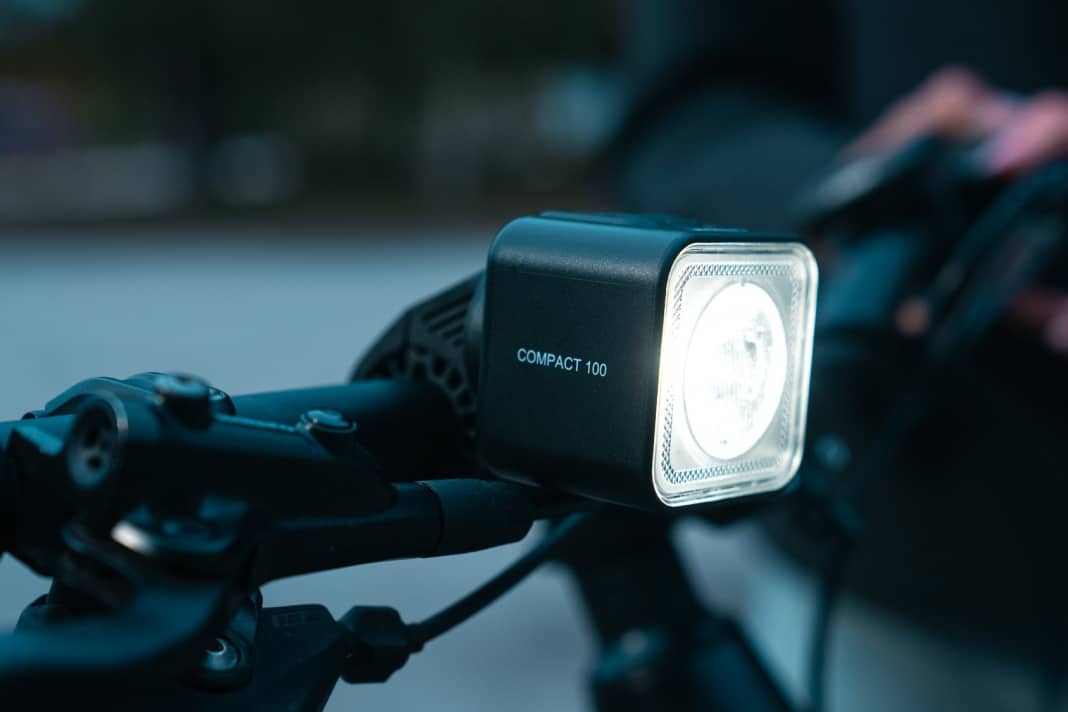 Neue Fahrradlampe mit Automatik und Bremslicht