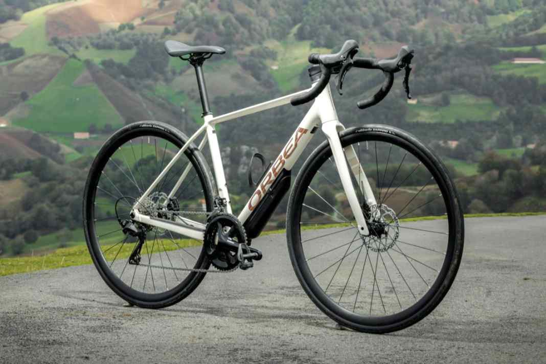 Preiswertes Marathon-Rennrad aus Alu mit Wohlfühl-Geometrie