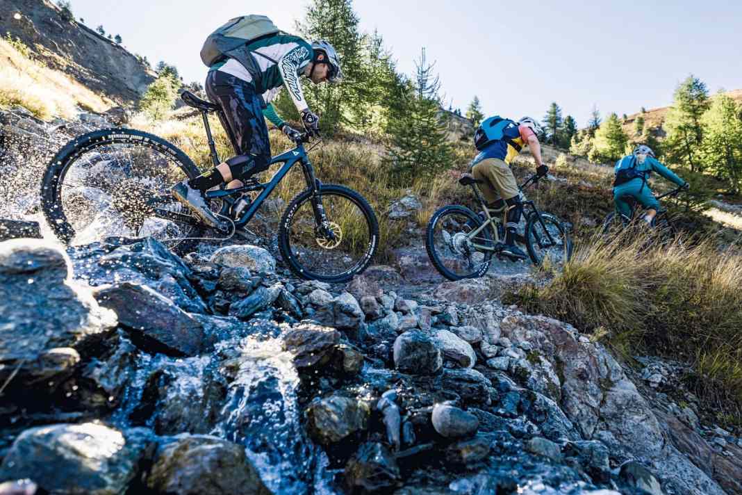 6 Touren-MTBs bis 3300 Euro im Vergleich