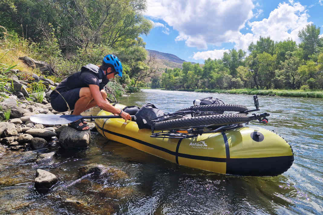 3 Countries, 2 Women, 1 Tent: Travelling through the Caucasus by bike and boat