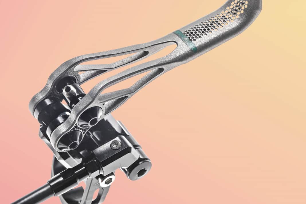 This lightweight brake bites mercilessly!