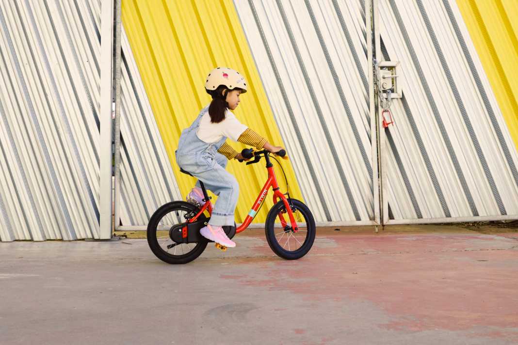 2-in-1: Laufrad und Kinderfahrrad in einem