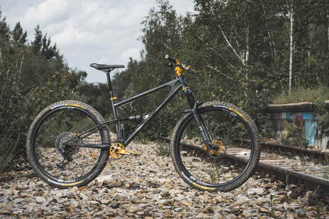 Das extravagante Downcountry-Bike von Starling im Test