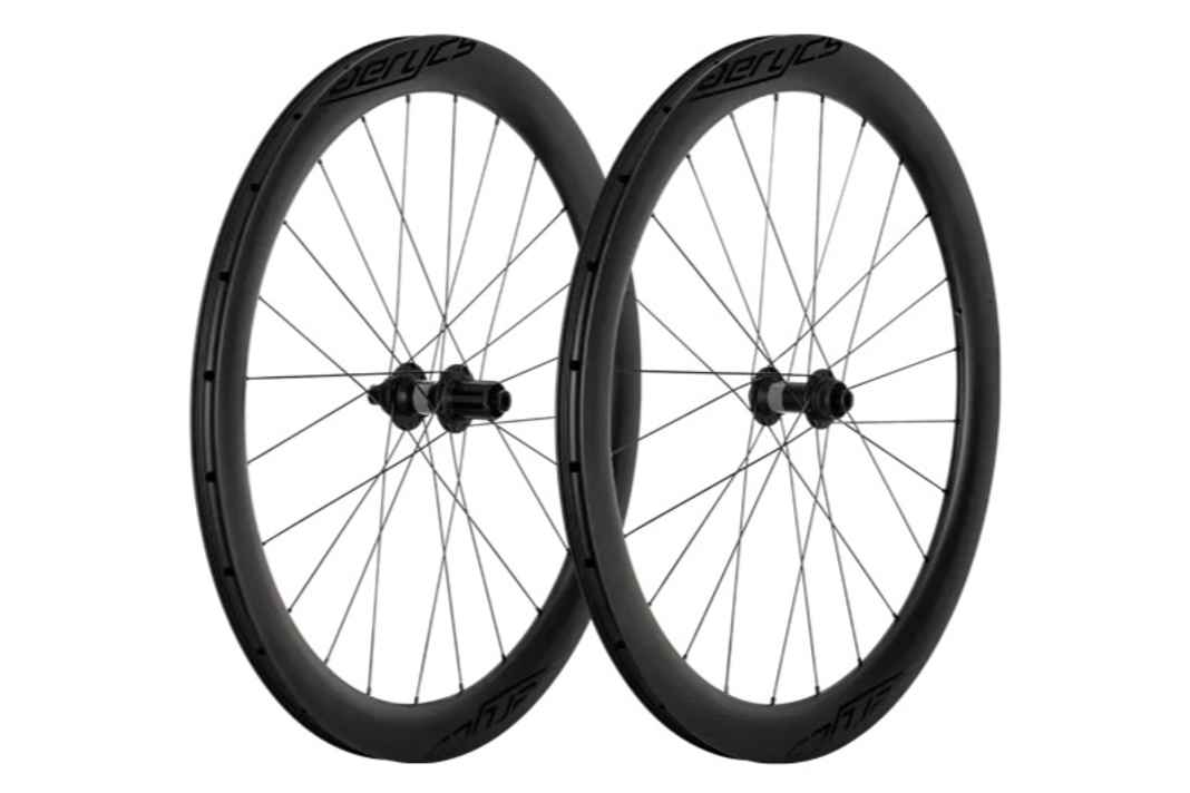 Gewinne einen aerycs Endurance 50 Carbon-Laufradsatz