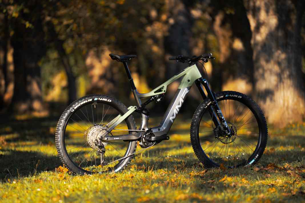 Neues Carbon E-Mountainbike mit Bosch CX5