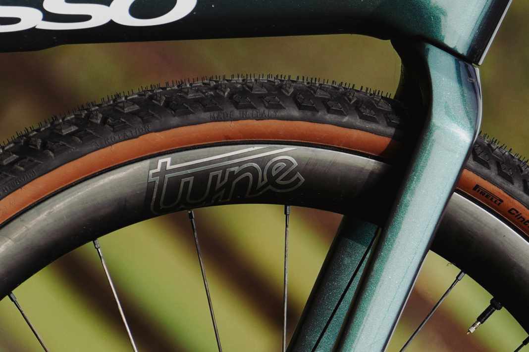 Unter 1400 Gramm - Gravel-Laufrad mit Aero-Ambitionen