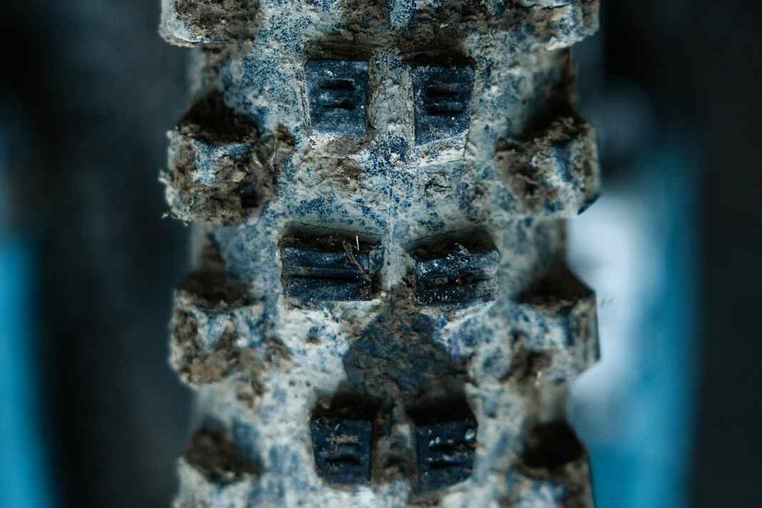 Magic Mary and Tacky Chan in Gravity Pro version