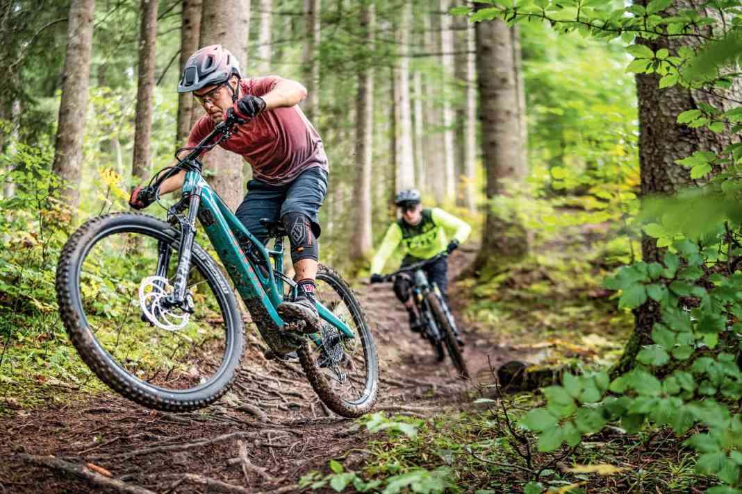 Forestal Siryon Neon vs. Transalpes E1 Enduro