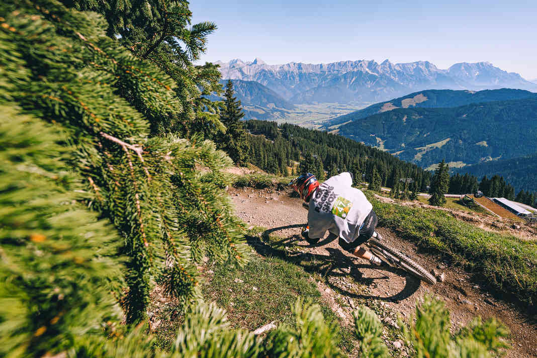 Fünf Milestones in Leogang