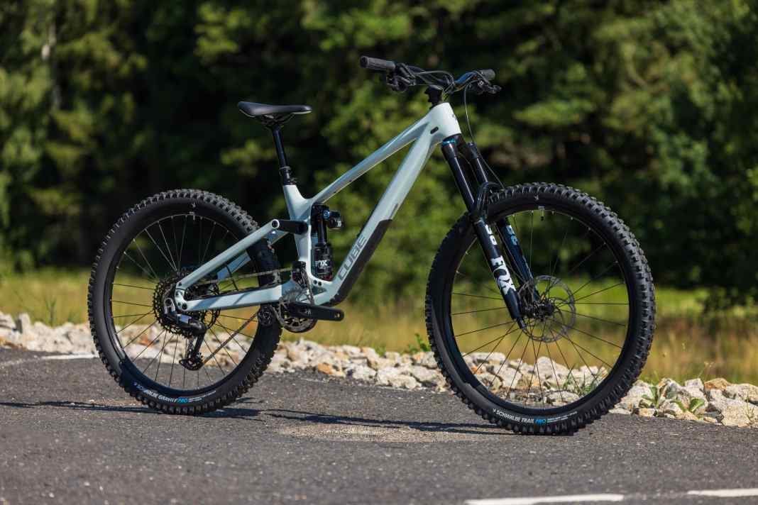 Carbon-Enduro mit High-Pivot zum Sparpreis