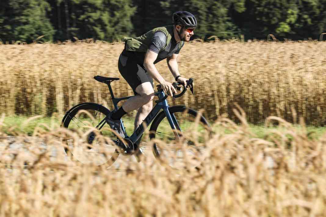 Gegen den Wind mit hauseigenem Motor