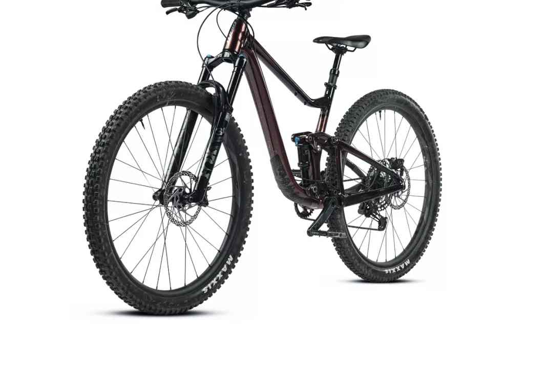 Giant Trance 1