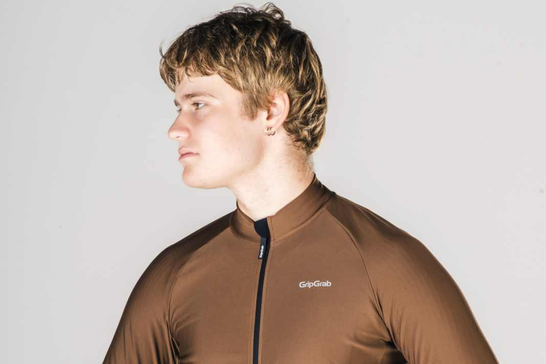 A great value-for-money choice for chilly MTB rides