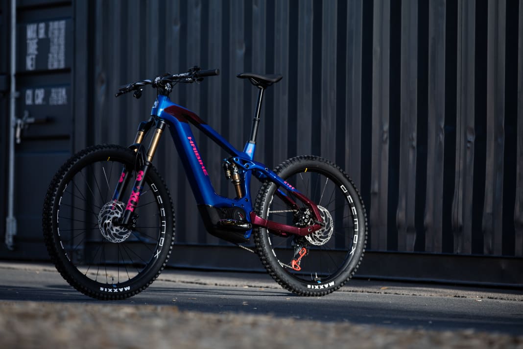 Haibike Hybe 2023: All Mountain mit Racer-Genen | BIKE